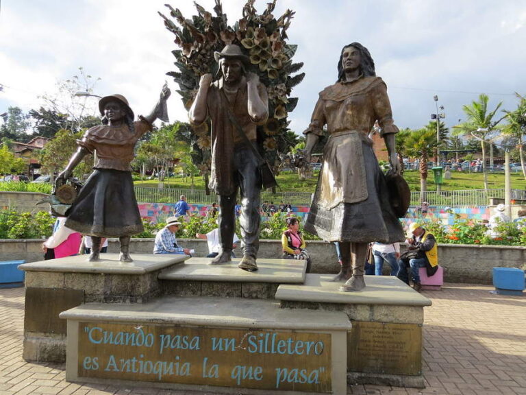 santa-elena-antioquia-3830348934-L